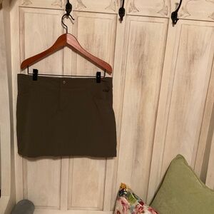 ⛰️ Outdoor Research Women’s Active Skort – Size 14  Olive Green Performance $20